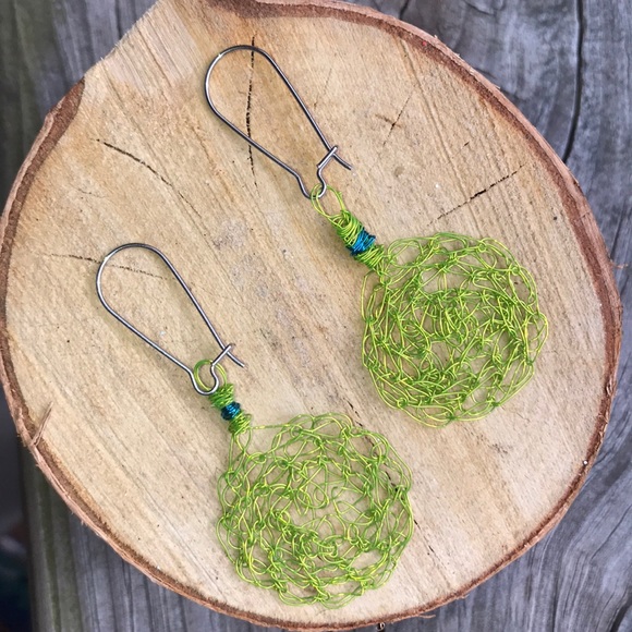 🧜🏼‍♀️Handmade Crocheted Wire Earrings - Picture 3 of 3